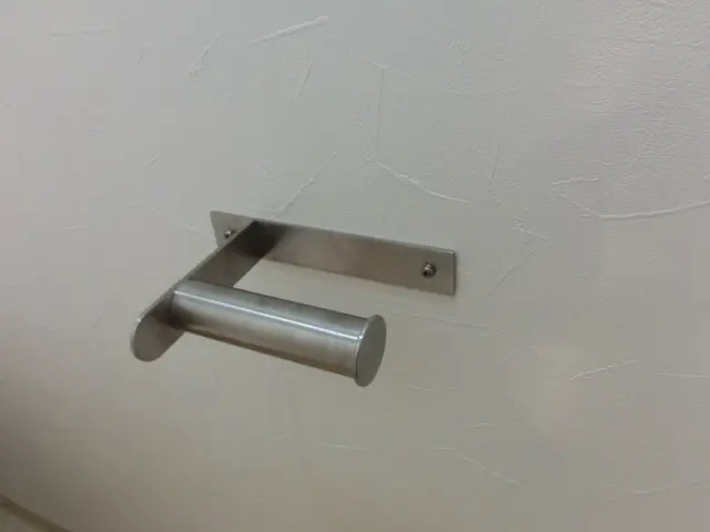 交換後のペーパーホルダー
